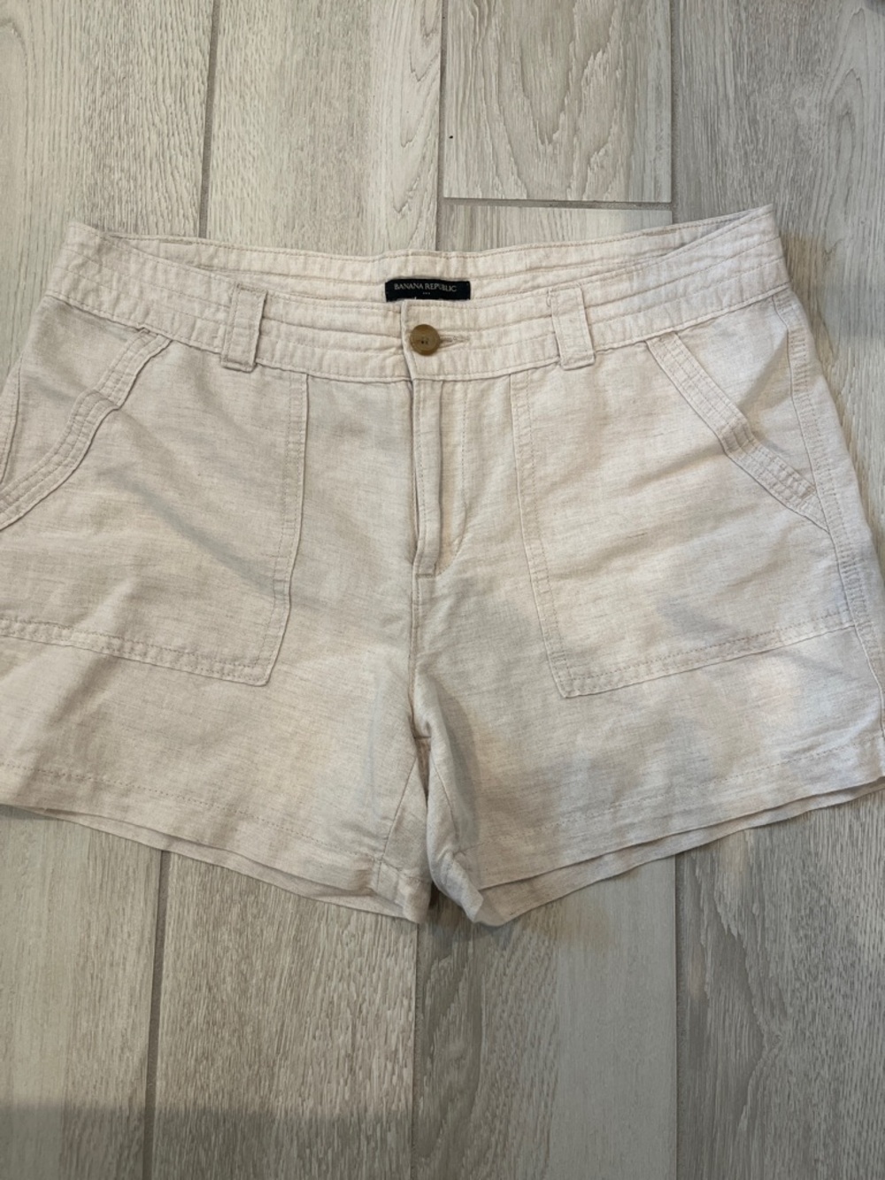 Banana Republic Cream Linen-Blend Shorts